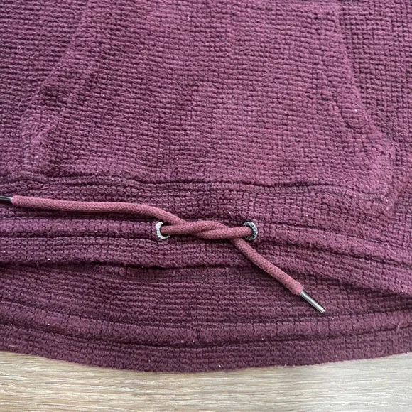Sweaty Betty Boucle Funnel Neck Cropped Sweatshirt Size Small Maroon, Cozy - Picture 3 of 10